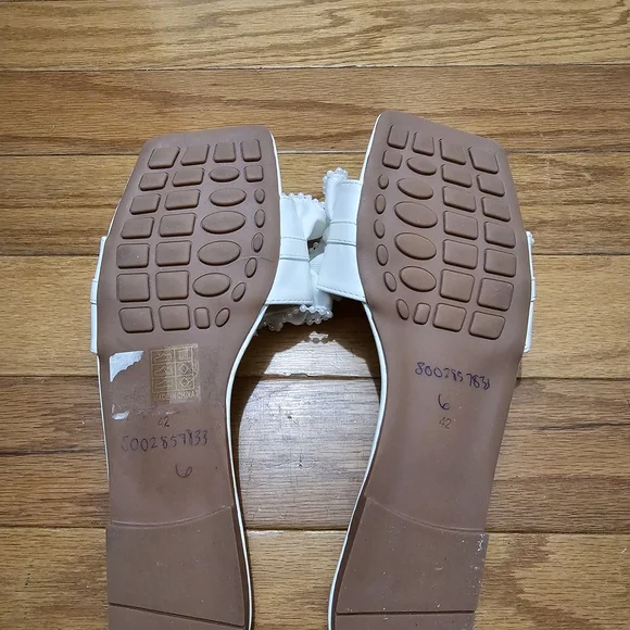 White Ruffled Slide Sandals with Pearls - Picture 4 of 5